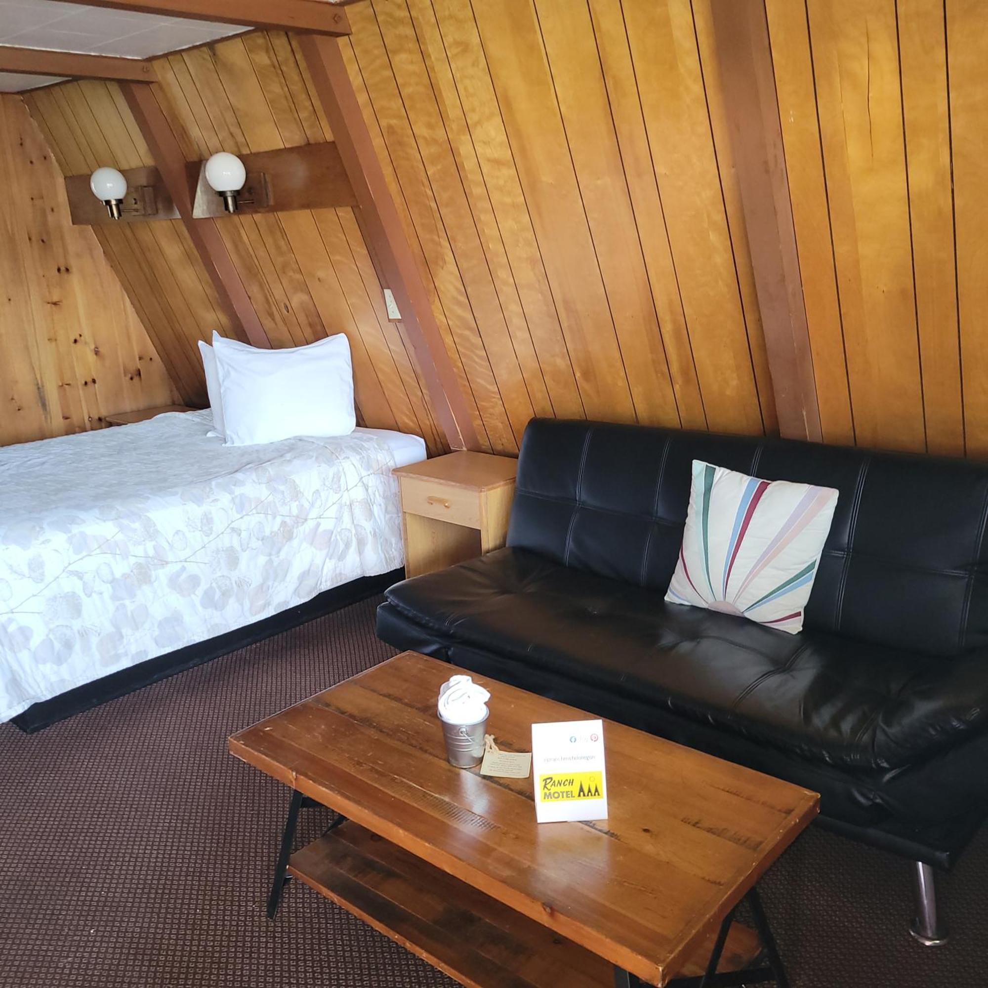 The Ranch Motel By Oyo Oakland I-5 Buitenkant foto